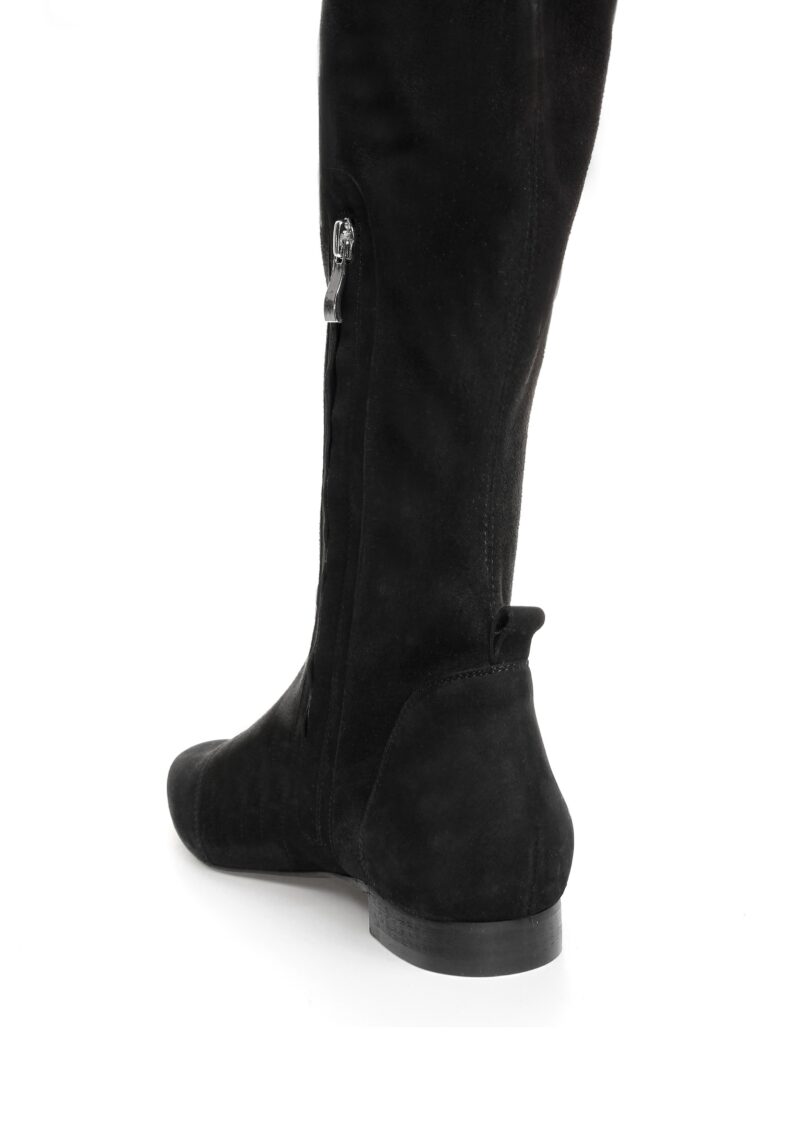 4e detal GIA SUEDE – detale zamszowej cholewki i niskiego obcasa