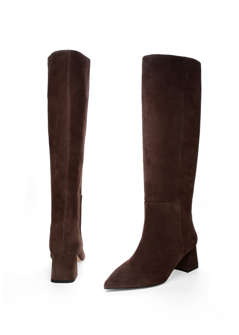 Brązowe zamszowe kozaki MADLEN – widok z tyłu