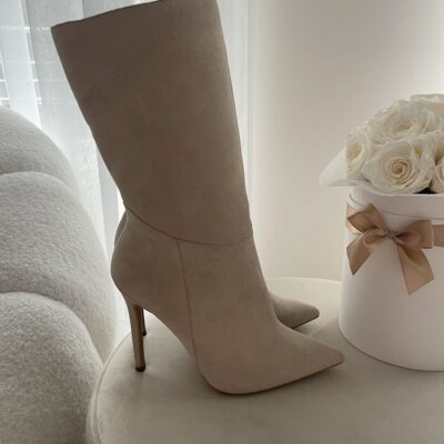 Beżowe kozaki damskie na szpilce 10,5 cm z naturalnego zamszu