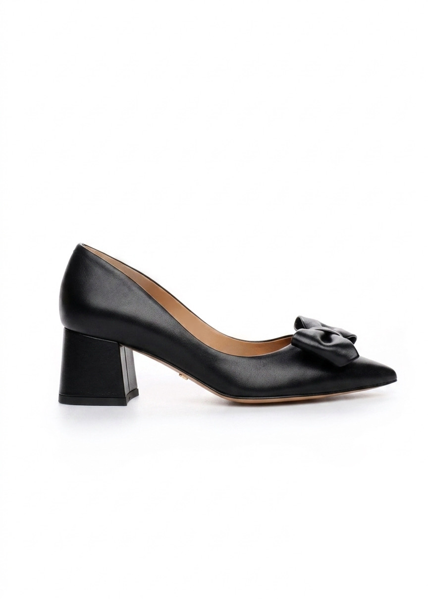 TESS BLACK – czółenka skórzane z kokardką czarne skórzane czółenka TESS BLACK z kokardką widok z boku