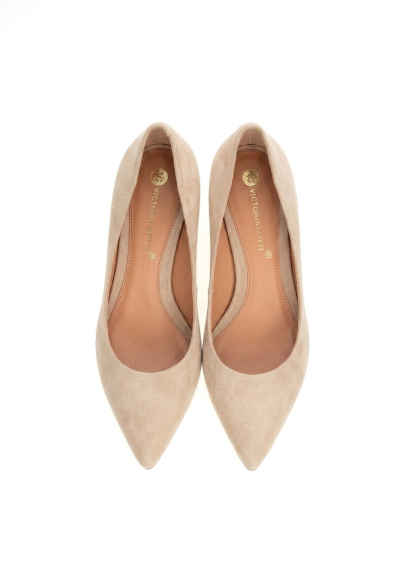 beżowe zamszowe czółenka widok z góry LEA BEIGE